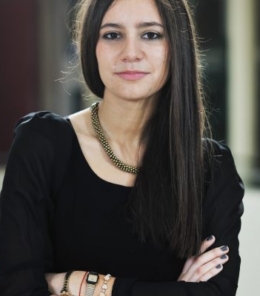 student-girl-portrait-at-university-campus-SBI-300841263-scaled-pn9uny6joc4p4bzn9uohhkr7ilzuoidvqn3si7tp5s